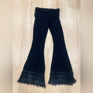 Ripcurl black crochet lace yoga leggings with fold over waist size Small
